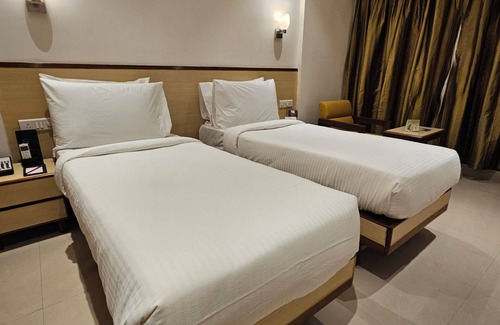 Central Pune Hotel | The Fern Residency Woodland Pune