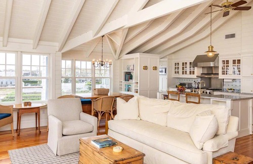 Edgartown House | The Ferry House On Edgartown Harbor