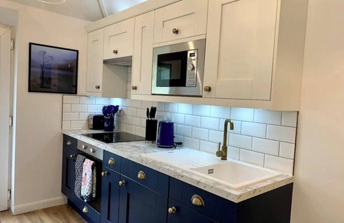 Halvergate House | The Fieldhouse: Rural quiet, central to everything the Norfolk Broads Offers
