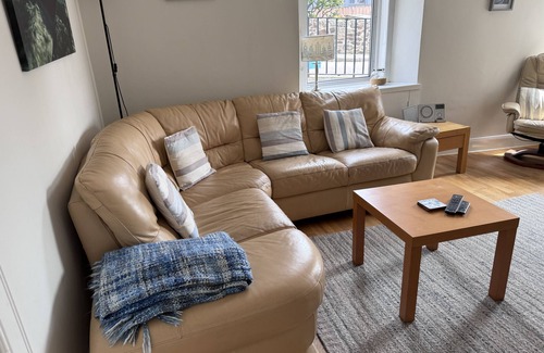 St Monans Apartment | The Fifie - sleeps 6 guests in 3 bedrooms