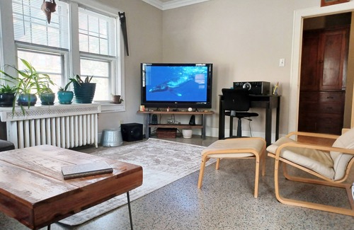 Yankee Hill Apartment | The Finial Flat