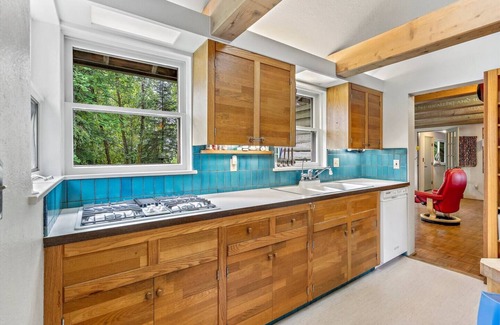 Fairview House | The Fireweed House - Historic Custom Mural Home