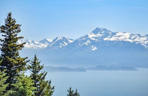 Homer House | The Fireweed Place, a family friendly home with sweeping ocean views