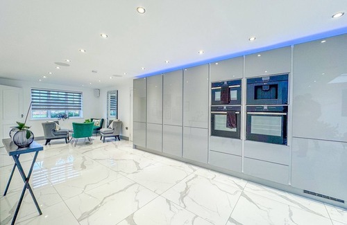 Frampton House | The Firs Luxury Home