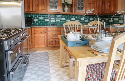 Scalby House | THE FIRS, pet friendly, character holiday cottage in Scalby