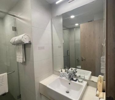 Van Giang Apartment | The First Stay Hotel