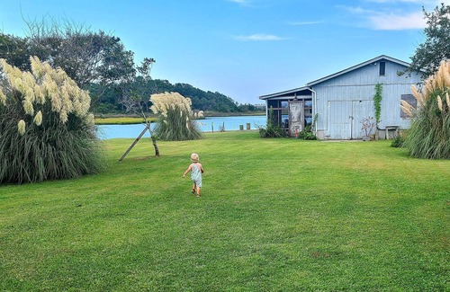 Surf City House | " The Fish Camp" - cozy waterfront getaway