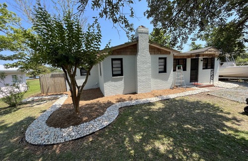 Surf City House | " The Fish Camp" - cozy waterfront getaway