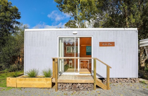 Turangi House | THE FISHING COTTAGE - T?RANGI HOLIDAY HOME, with a garden in Turangi