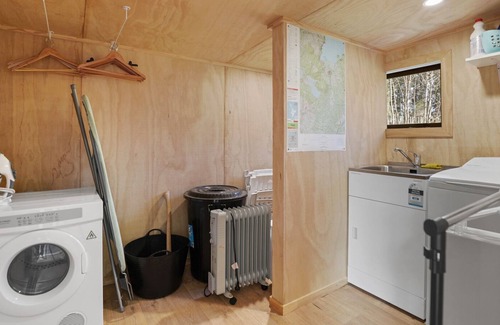 Turangi House | THE FISHING COTTAGE - T?RANGI HOLIDAY HOME, with a garden in Turangi