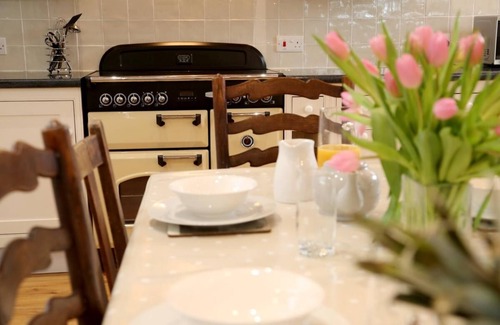 Dorchester House | The Fishing Lodge - exclusive lakeside property with private fishing available.