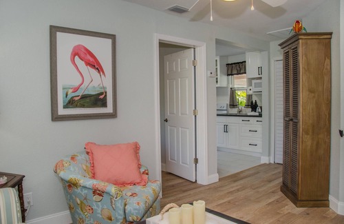 Madeira Beach Cottage | The Flamingo Cottage. Walk To Beach, Shops, Dining & Water Sports