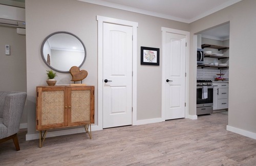 Canyon Apartment | The Flats Modern Apt 7, 3 blocks from WTAMU
