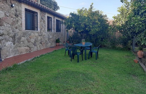 Candeleda House | The flax orchard.