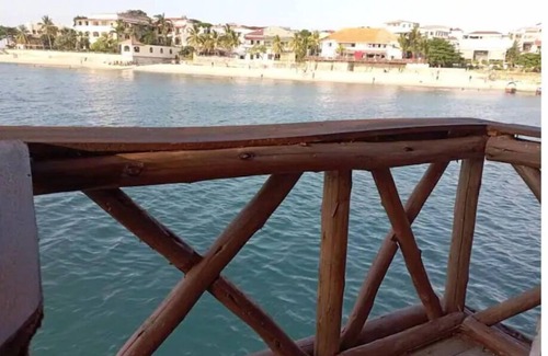Tunguu Boat Rental | The Floating Bungalow in Stone Town Zanzibar