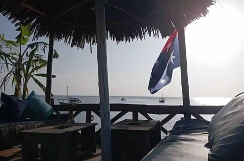 Tunguu Boat Rental | The Floating Bungalow in Stone Town Zanzibar