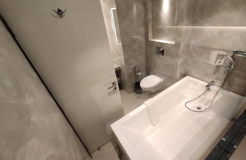 Vasco da Gama Hotel | The Flora Grand