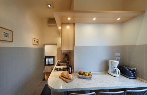 Duomo Apartment | The Florian Apartment: The feeling of touching the Duomo