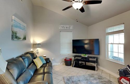 Fulton House | The Floundering Pearl - Sun Harbor Cottage 12