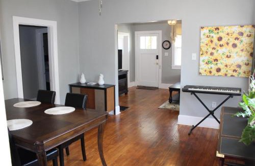 Lexington House | The Flower Pot