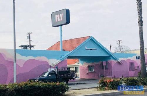 Lynwood Hotel | The Fly Inn Motel