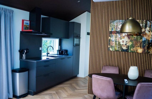 Municipality of Rhenen House | The Forest Cottage is located in the middle of the woods!