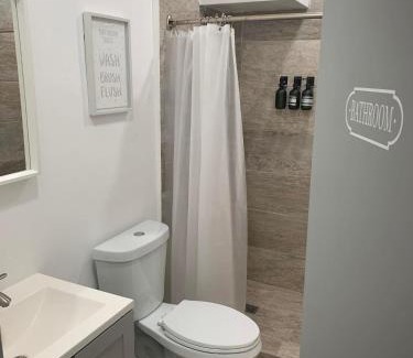 Pompano Beach Hostel | The Fort Lauderdale Hostel- Men Only Dorms - Free Coffee - WiFi - Parking - 3 Miles to the Beach