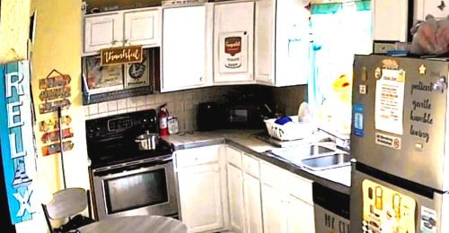 Pompano Beach Hostel | The Fort Lauderdale Hostel- Men Only Dorms - Free Coffee - WiFi - Parking - 3 Miles to the Beach