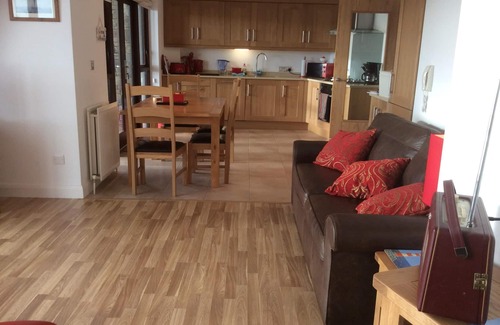 Greencastle Apartment | The Fort:Panoramic Views Lough Foyle Private Gated Terrace/Wifi/Netflix/Baby