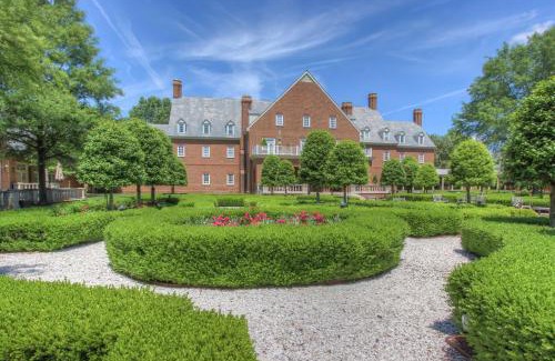 Norfolk - Virginia Beach Hotel | The Founders Inn & Spa Tapestry Collection By Hilton