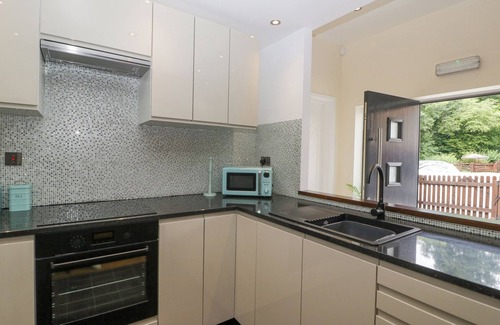 Lydney Cottage | THE FOUNTAIN LODGE, with a garden in Parkend