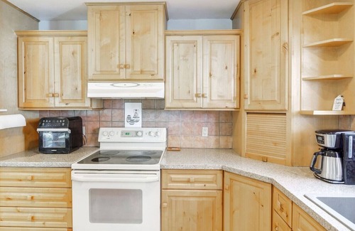 Morrison House | The Four Pines I Near Red Rocks & Trails