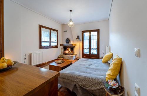 Potamia Apartment | The Foxes - Modern 1BD apartment in the Forest