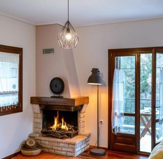 Potamia Apartment | The Foxes - Modern 1BD apartment in the Forest