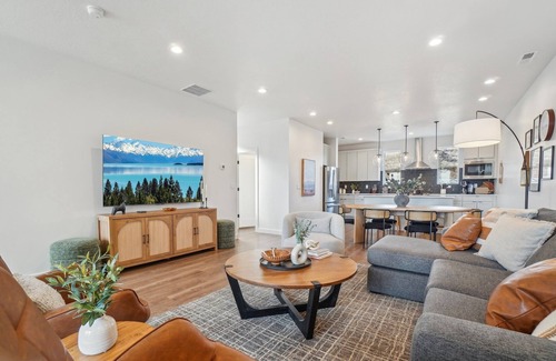 Mountain Green House | The Foxtrot on Mesa Arch Lane, a Crafty Casitas townhome packed with goodness