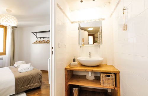 Saint-Jeannet Bed & Breakfast | The Frogs House