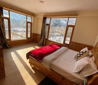 Manali House | The Frozen Villa
