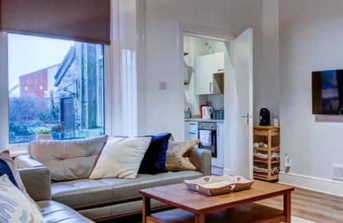 Troon Apartment | The Fullarton - Coorie Doon Stays