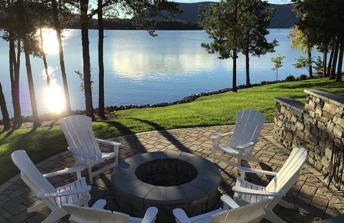 Huddleston House | The Fun Spot 2 -Tranquil Home and Dock; Stunning Views of the Lake & Mtn- Enjoy!