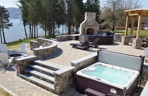 Huddleston House | The Fun Spot 2 -Tranquil Home and Dock; Stunning Views of the Lake & Mtn- Enjoy!