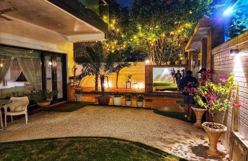 Noida House | The G8