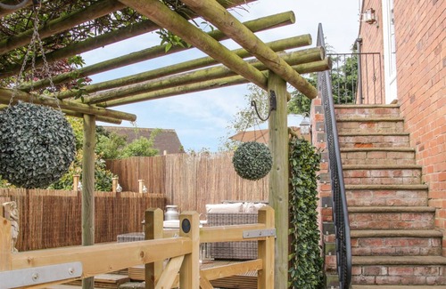 Burlton Apartment | THE GABLES COACH HOUSE, family friendly, with a garden in Burlton