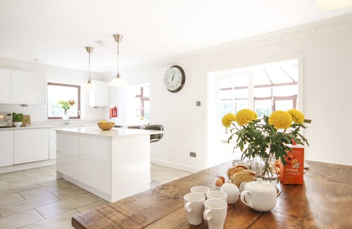 Trearddur Bay Cottage | THE GABLES, pet friendly, with a garden in Trearddur Bay
