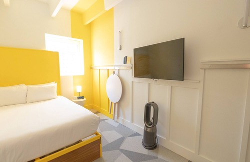 East Hill Hotel | The Gallatin 114, Only 3 miles to Downtown!