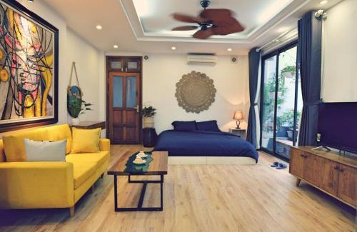 Hai Ba Trung House | The Gallery House