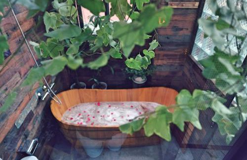 Hai Ba Trung House | The Gallery House