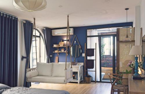 Hai Ba Trung House | The Gallery House