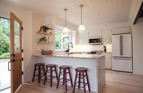Lake Roesiger House | “The Gallery” Luxury Mid Century Modern Lakehouse
