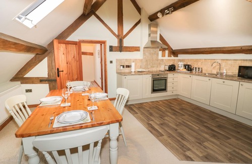 Strefford Apartment | THE GALLERY, romantic, luxury holiday cottage in Strefford
