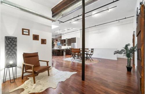 Center City East House | The Gallery Suite Residence
